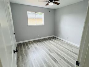 849  Russell Lane , Bedford Texas 76022