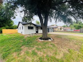 849  Russell Lane , Bedford Texas 76022