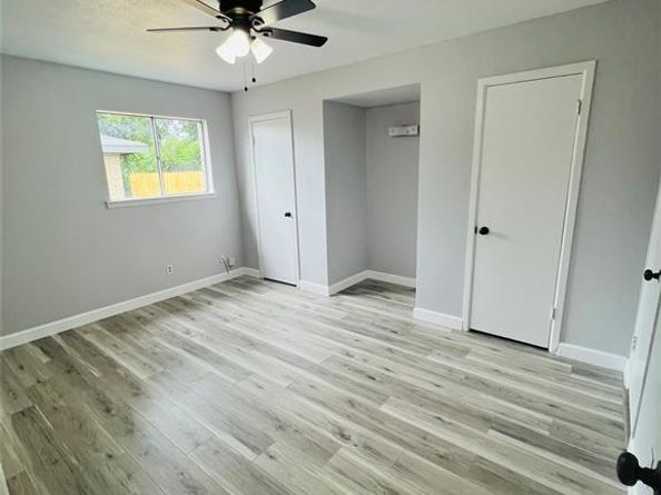 849  Russell Lane , Bedford Texas 76022
