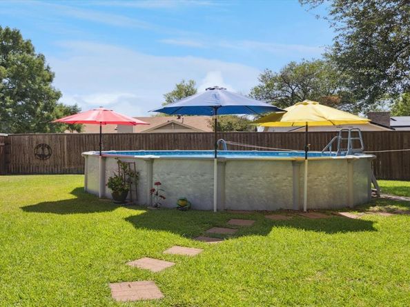 593  Julia Court , Lewisville Texas 75067