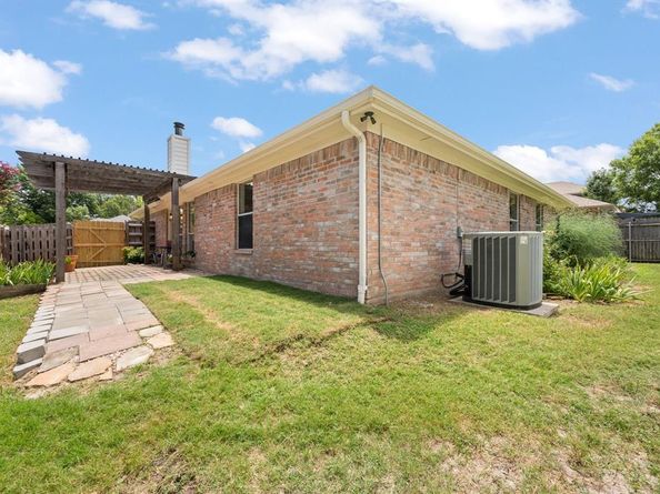 708  Carette Drive , Fort Worth Texas 76108
