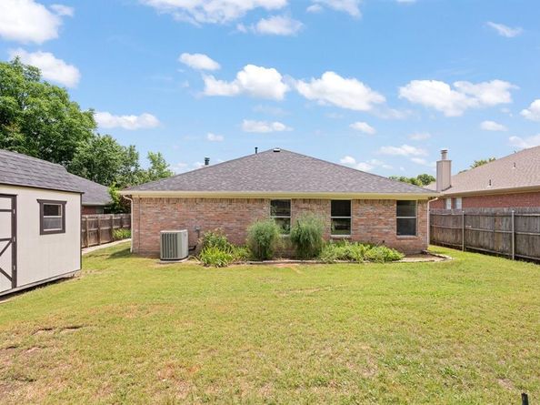 708  Carette Drive , Fort Worth Texas 76108
