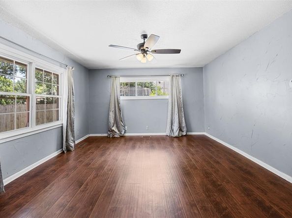 3315  Curry Road , Arlington Texas 76001