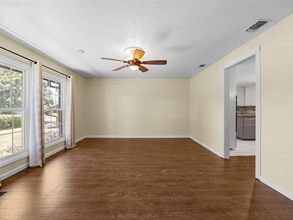3315  Curry Road , Arlington Texas 76001