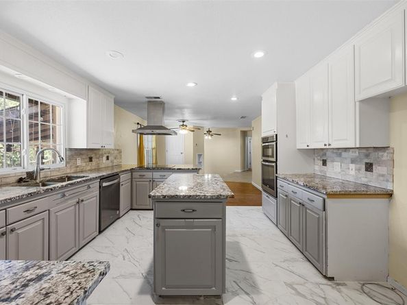 3315  Curry Road , Arlington Texas 76001