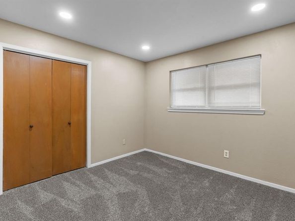 1021  Blue Lake Drive , Fort Worth Texas 76103