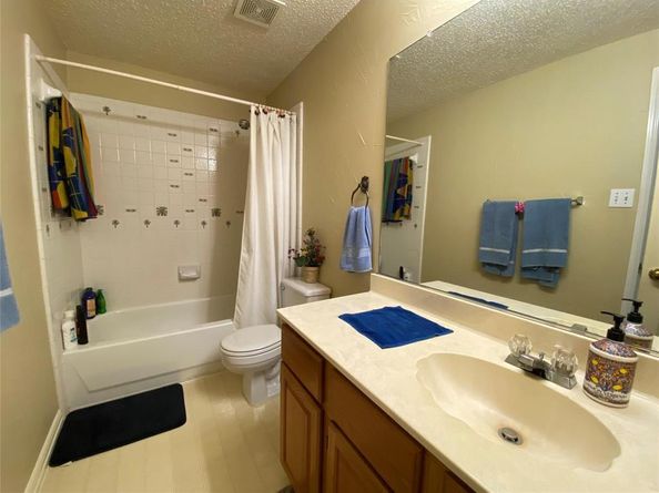 2413  Katherine Drive , Rowlett Texas 75089