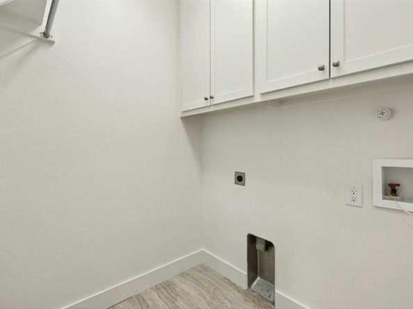 4830  Cedar Springs Road  27, Dallas Texas 75219
