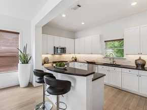 4830  Cedar Springs Road  27, Dallas Texas 75219