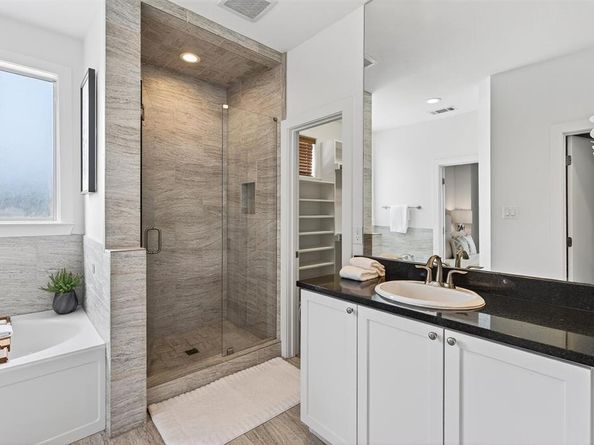 4830  Cedar Springs Road  27, Dallas Texas 75219