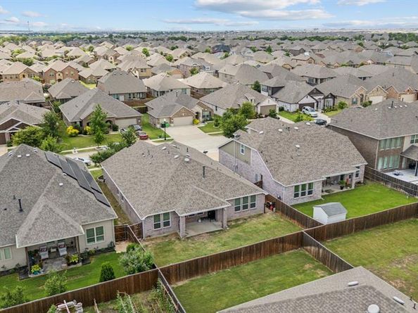 1813  Drover Creek Road , Aubrey Texas 76227