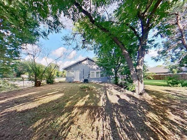 2700 S Jones Street , Fort Worth Texas 76104