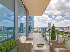 2900  Mckinnon Street  1204, Dallas Texas 75201