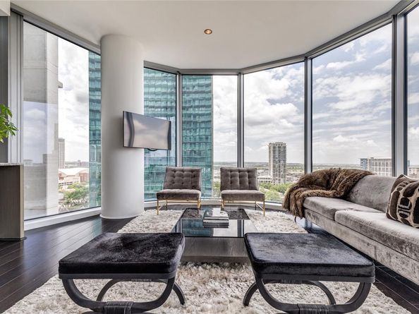 2900  Mckinnon Street  1204, Dallas Texas 75201