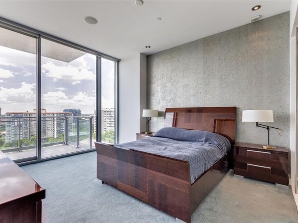 2900  Mckinnon Street  1204, Dallas Texas 75201