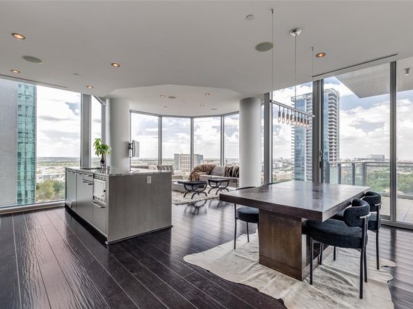 2900  Mckinnon Street  1204, Dallas Texas 75201