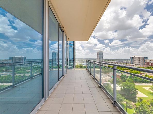 2900  Mckinnon Street  1204, Dallas Texas 75201