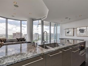 2900  Mckinnon Street  1204, Dallas Texas 75201