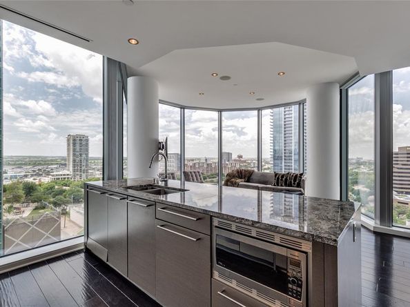 2900  Mckinnon Street  1204, Dallas Texas 75201