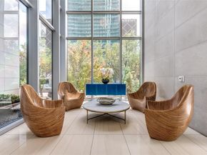 2900  Mckinnon Street  1204, Dallas Texas 75201