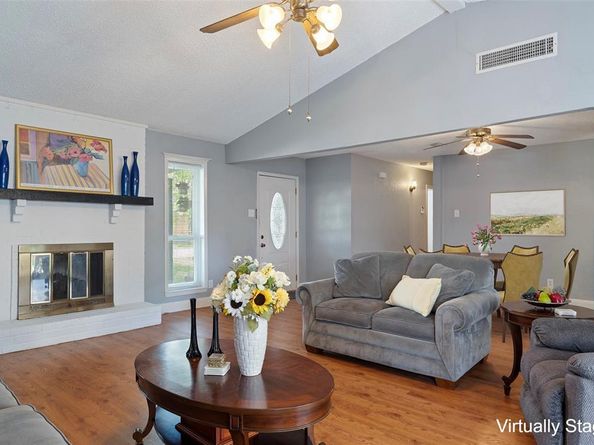 222  Elmwood Drive , Garland Texas 75043