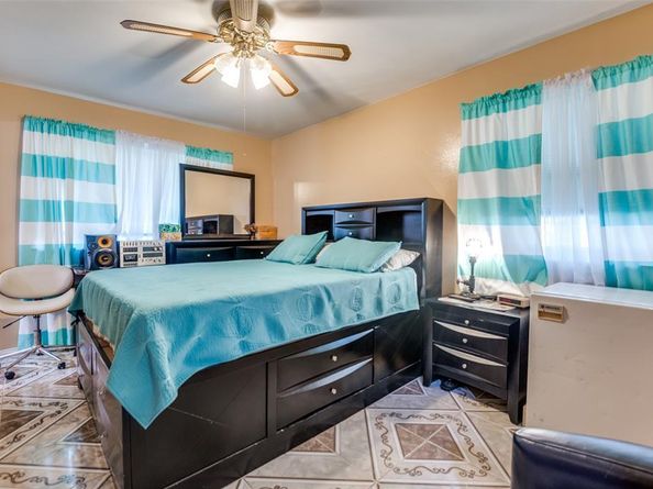 1811  Fairfax Lane , Carrollton Texas 75006
