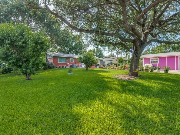 1811  Fairfax Lane , Carrollton Texas 75006