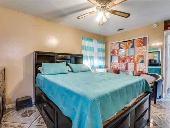 1811  Fairfax Lane , Carrollton Texas 75006