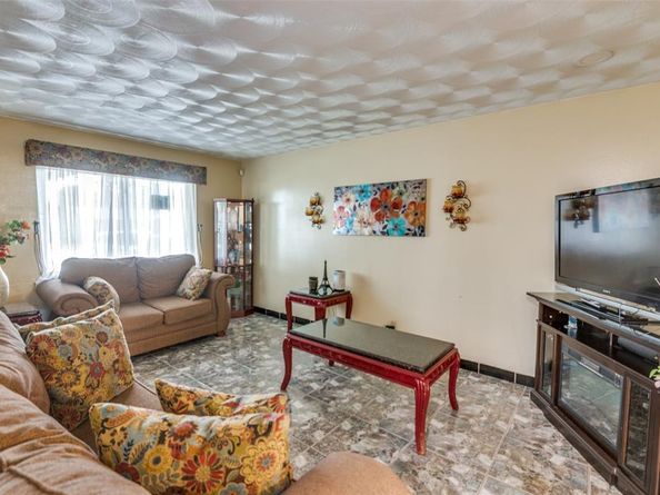 1811  Fairfax Lane , Carrollton Texas 75006