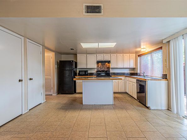 3626  Holly Tree Trail , Garland Texas 75044