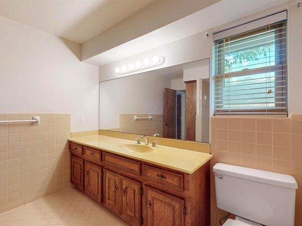 1308  Warwick Street , Garland Texas 75040