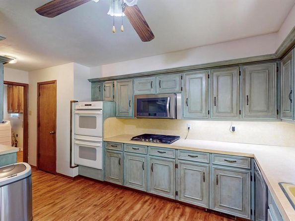 1308  Warwick Street , Garland Texas 75040