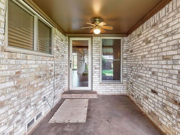 1308  Warwick Street , Garland Texas 75040