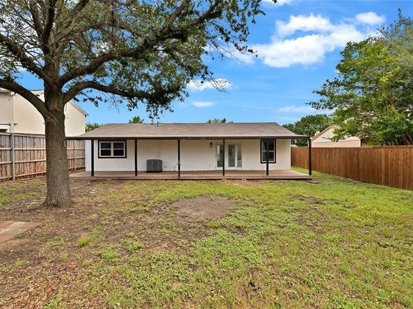 2308  Foxcroft Lane , Arlington Texas 76014