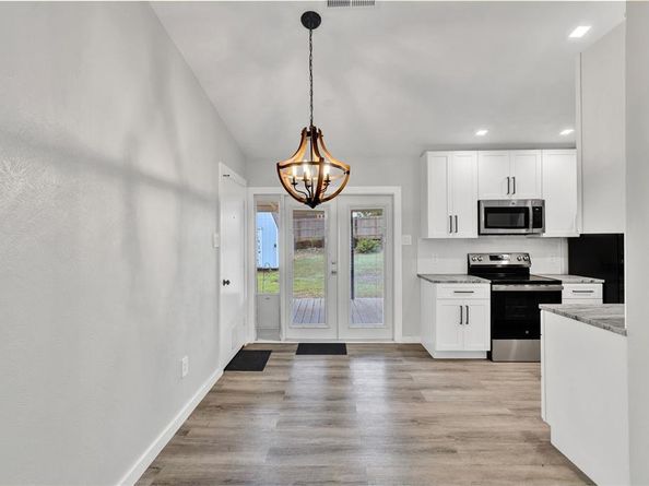 2308  Foxcroft Lane , Arlington Texas 76014