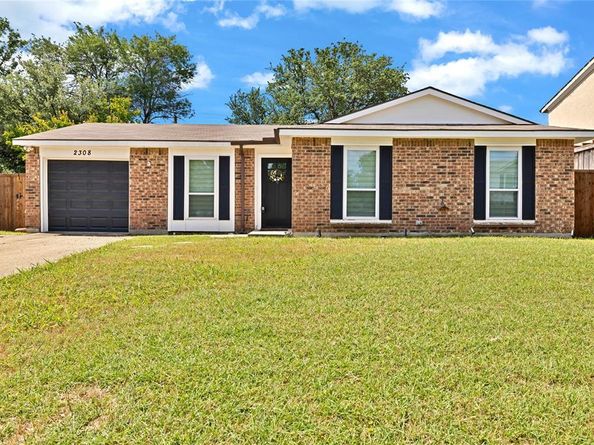 2308  Foxcroft Lane , Arlington Texas 76014