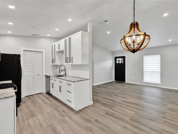 2308  Foxcroft Lane , Arlington Texas 76014