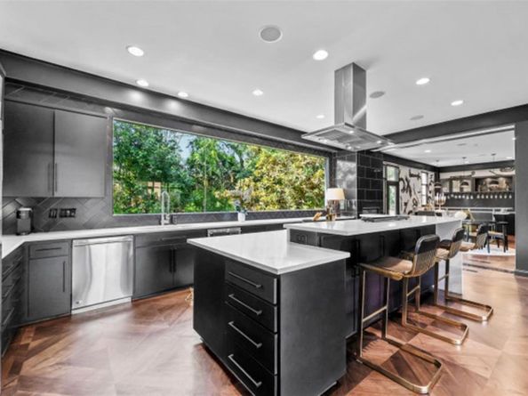 2935  Magnolia Hill Court , Dallas Texas 75201