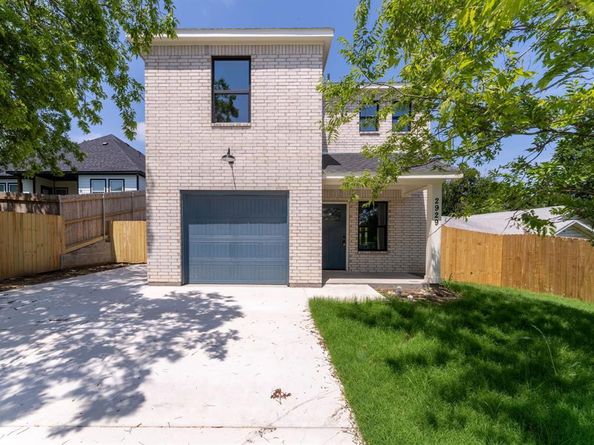 2929  Angle Avenue , Fort Worth Texas 76106