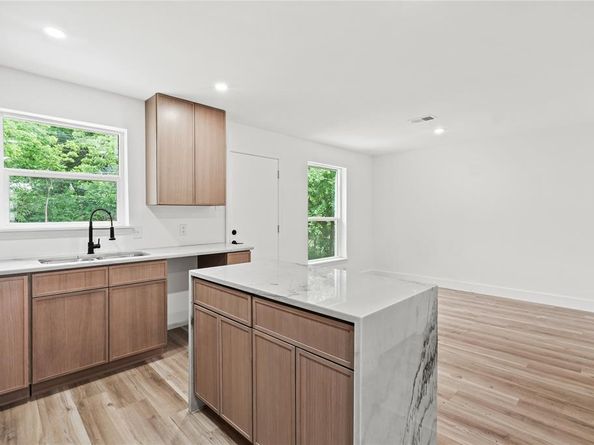 7734  Bruton Road , Dallas Texas 75217