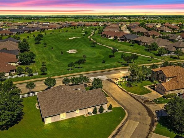 8800  Freeport Drive , Denton Texas 76207