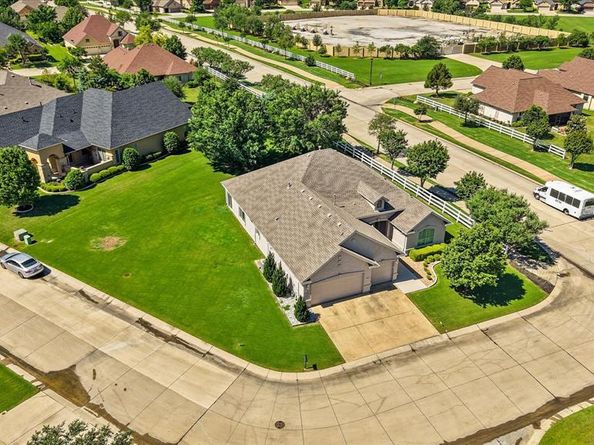 8800  Freeport Drive , Denton Texas 76207