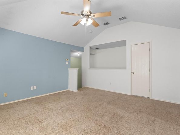 304 E Clover Park Drive , Fort Worth Texas 76140