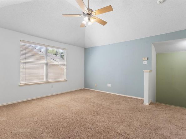 304 E Clover Park Drive , Fort Worth Texas 76140
