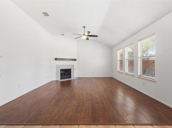 304 E Clover Park Drive , Fort Worth Texas 76140