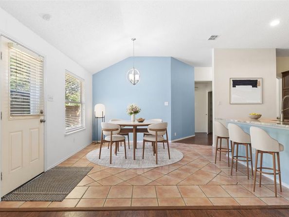 304 E Clover Park Drive , Fort Worth Texas 76140