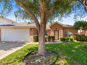 304 E Clover Park Drive , Fort Worth Texas 76140