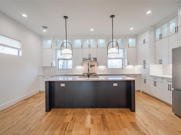 510  Avenue L  , Dallas Texas 75203