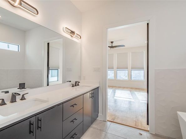 510  Avenue L  , Dallas Texas 75203