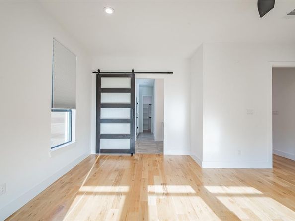 510  Avenue L  , Dallas Texas 75203